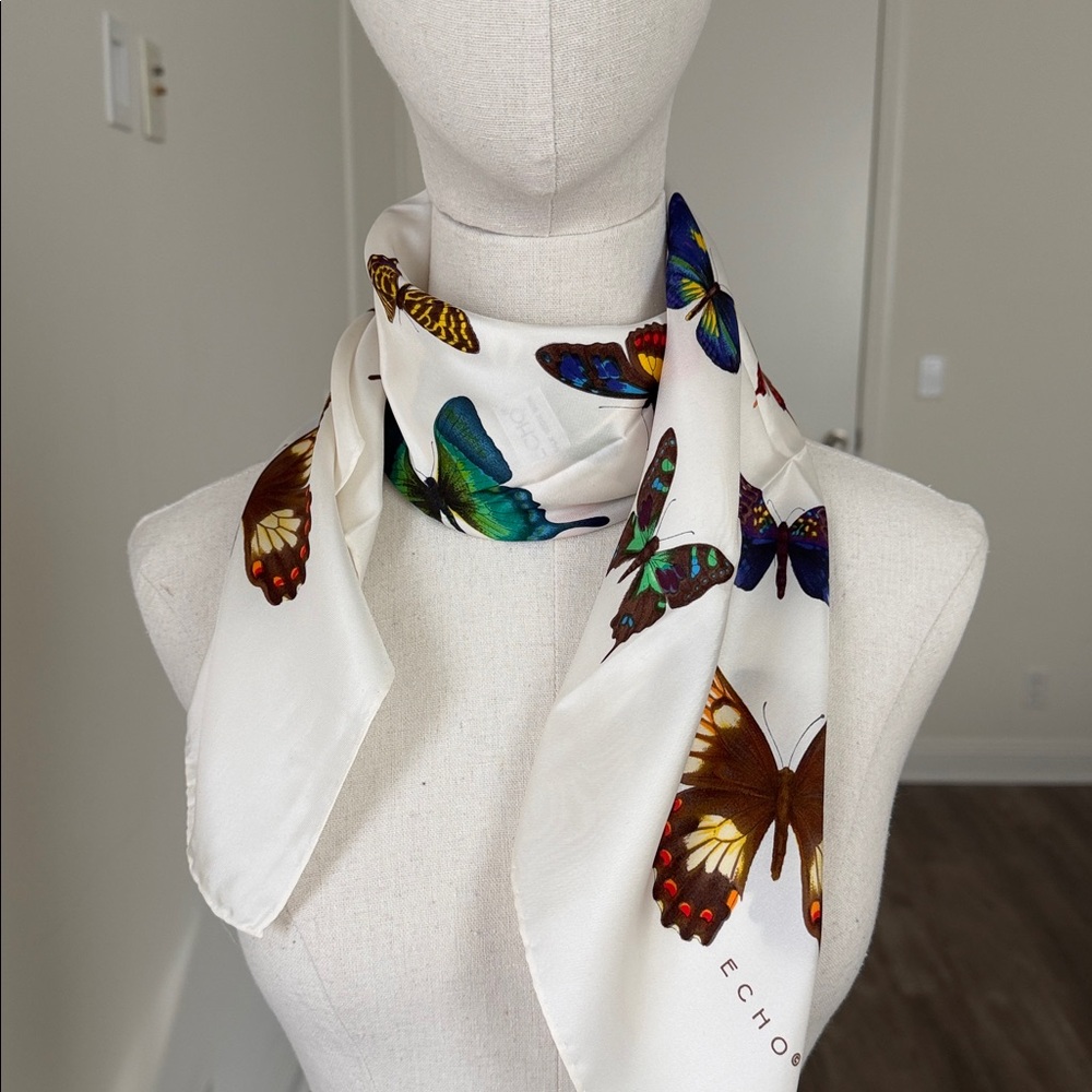 Butterfly print silk scarf - Picture 6 of 15